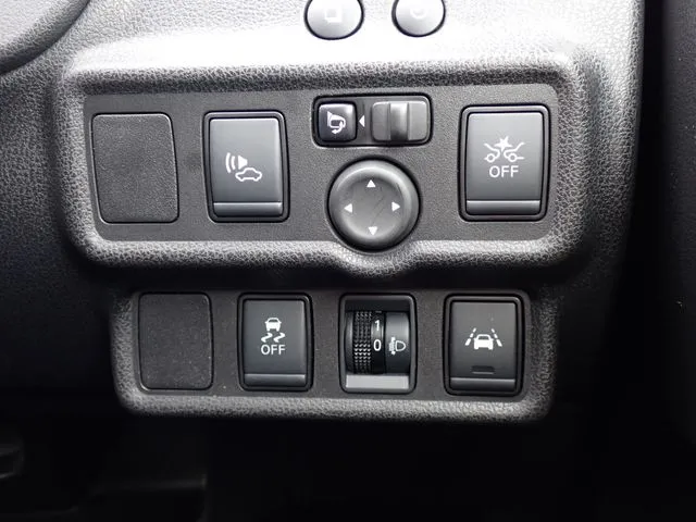 ノート(ニッサン)の車両写真