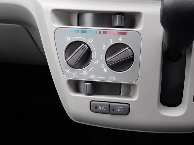 ミラ イース(ダイハツ)の車両写真