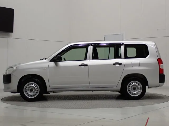 トヨタ　プロボックスバン　４ＷＤ