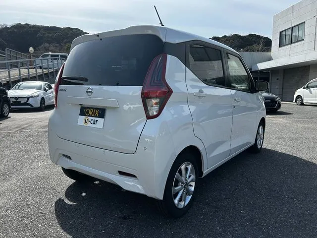 デイズ（ニッサン）の車両写真