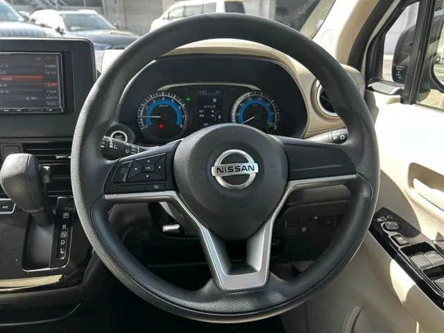 デイズ（ニッサン）の車両写真