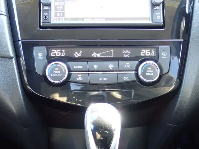 エクストレイル　ハイブリッド　４ＷＤ（ニッサン）の車両写真