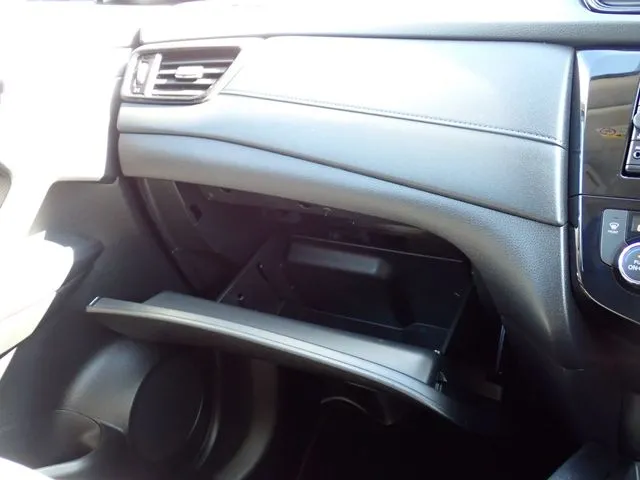 エクストレイル　ハイブリッド　４ＷＤ（ニッサン）の車両写真