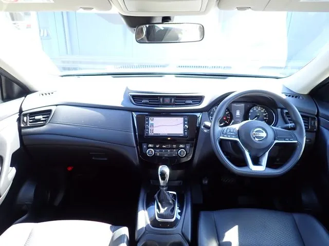 エクストレイル　ハイブリッド　４ＷＤ（ニッサン）の車両写真