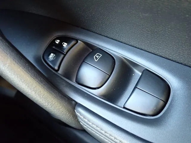 エクストレイル　ハイブリッド　４ＷＤ（ニッサン）の車両写真