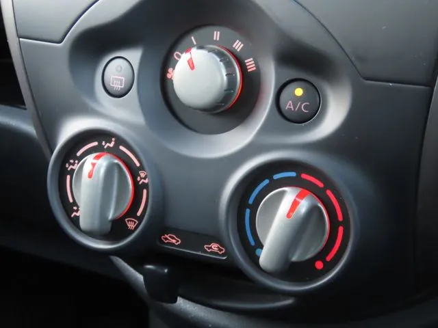 マーチ（ニッサン）の車両写真