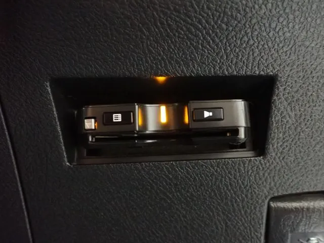 トヨタ　カローラアクシオ