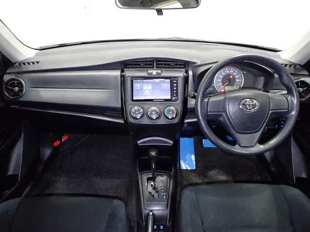 トヨタ　カローラアクシオ