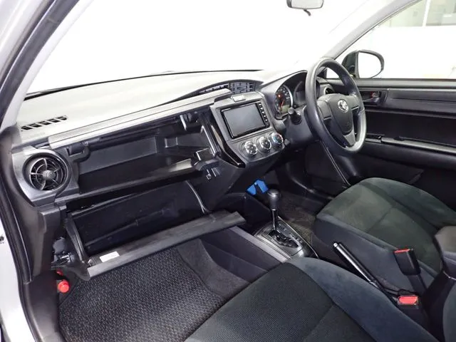 トヨタ　カローラアクシオ