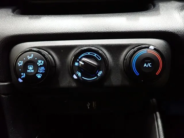 トヨタ　ヤリス