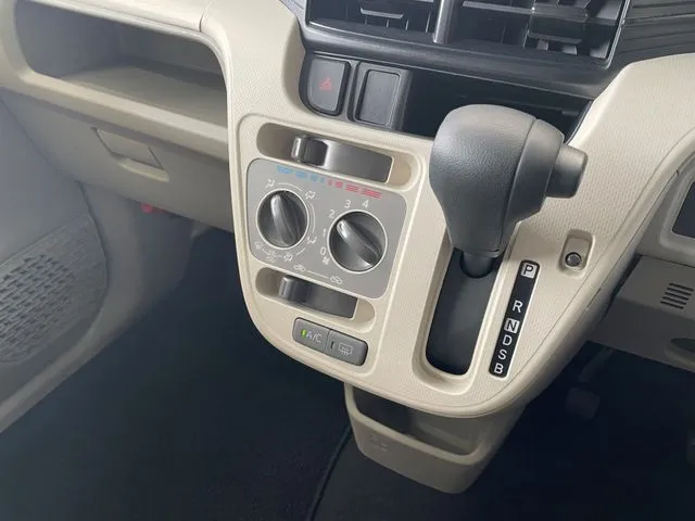 ムーヴ（ダイハツ）の車両写真