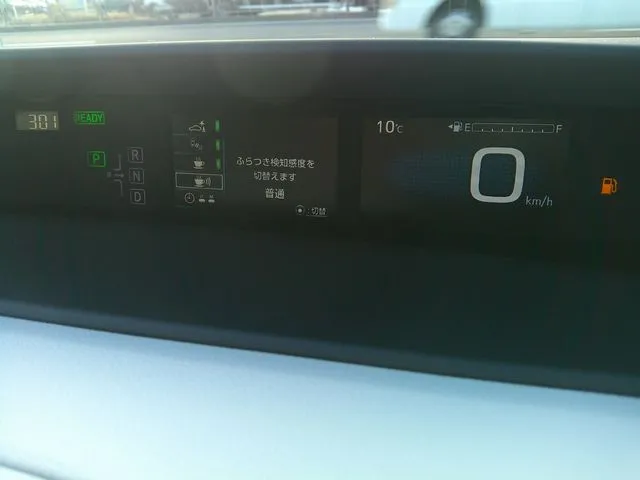 プリウス　４ＷＤ（トヨタ）の車両写真