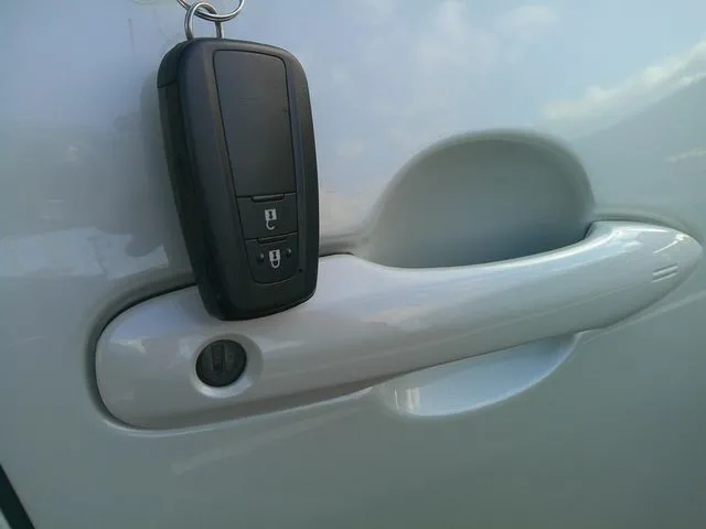 プリウス　４ＷＤ（トヨタ）の車両写真