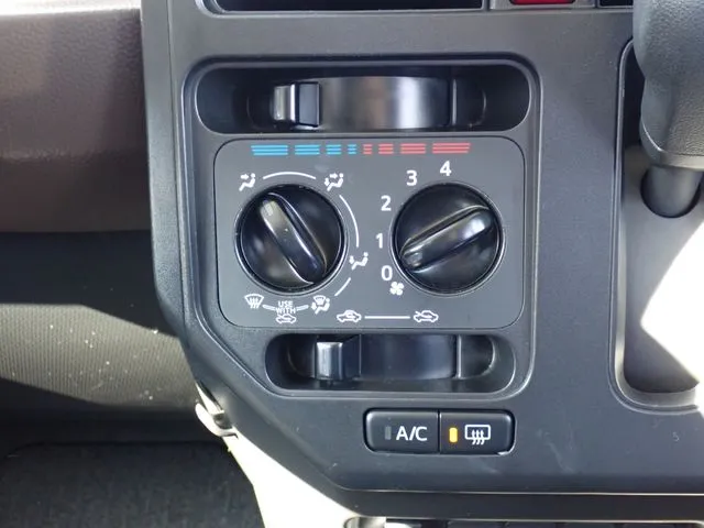 ルーミー(トヨタ)の車両写真