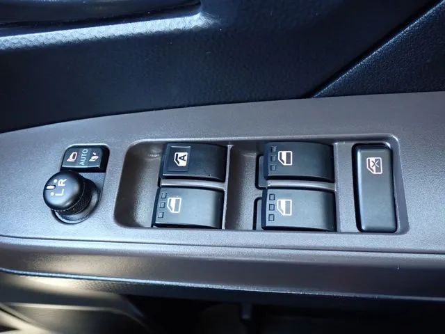 ルーミー(トヨタ)の車両写真