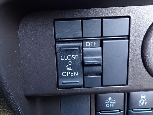 ルーミー(トヨタ)の車両写真