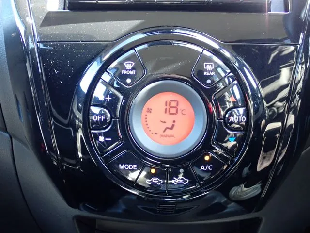 ノート（ニッサン）の車両写真