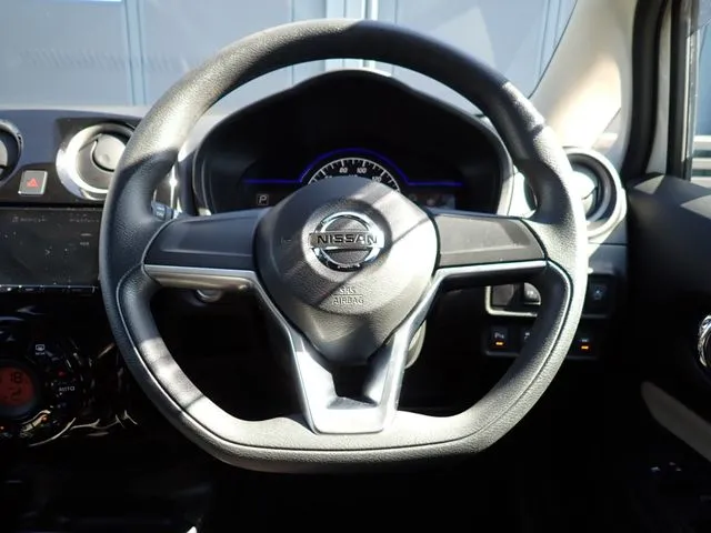 ノート（ニッサン）の車両写真