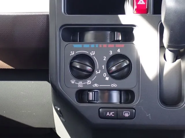 ルーミー（トヨタ）の車両写真