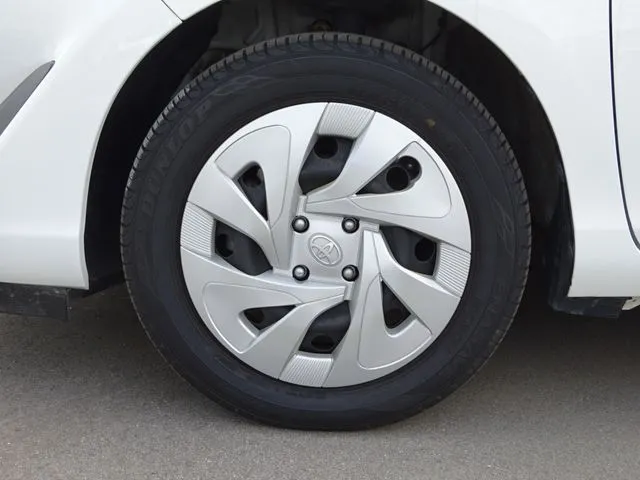 アクア（トヨタ）の車両写真