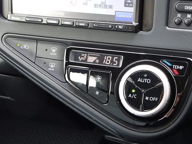 アクア（トヨタ）の車両写真