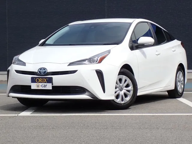 プリウス（トヨタ）の車両写真