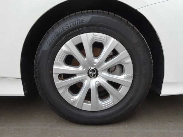 プリウス（トヨタ）の車両写真
