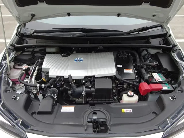 プリウス（トヨタ）の車両写真