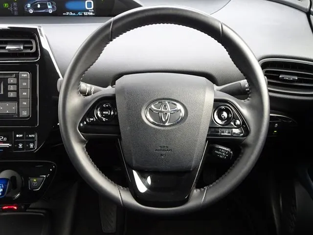 プリウス（トヨタ）の車両写真