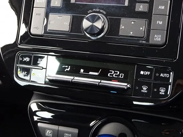 プリウス（トヨタ）の車両写真