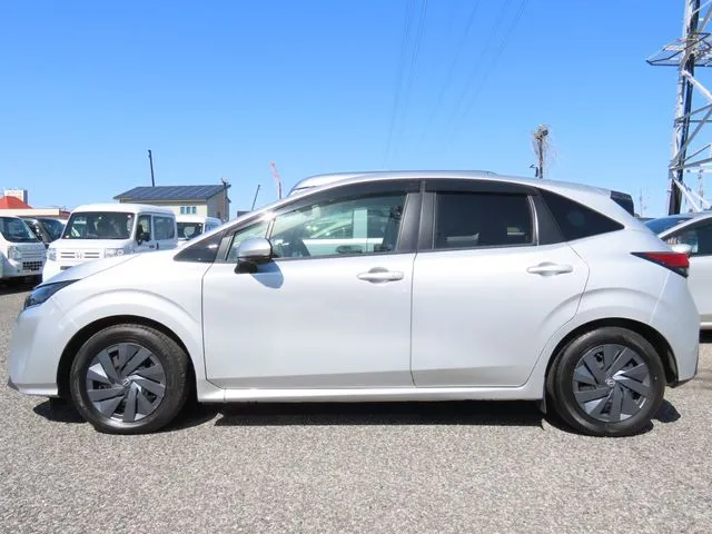 ノート（ニッサン）の車両写真