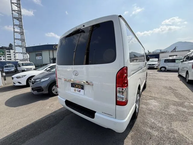 ハイエースバン　４ＷＤ（トヨタ）の車両写真