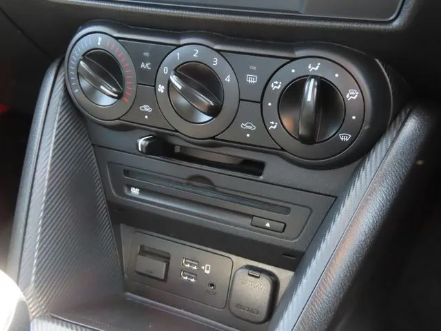 ＭＡＺＤＡ２（マツダ）の車両写真