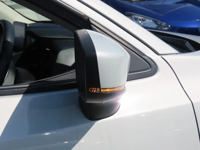 ＭＡＺＤＡ２（マツダ）の車両写真