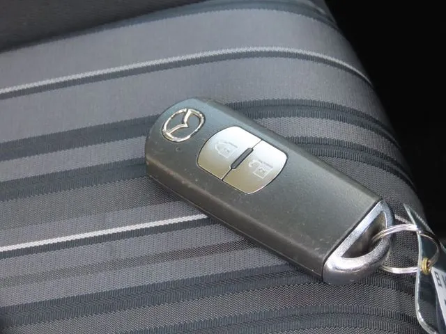 ＭＡＺＤＡ２（マツダ）の車両写真