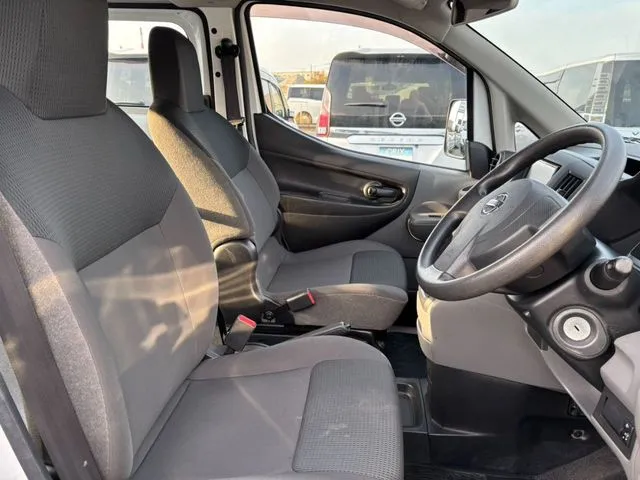 ＮＶ２００バネットバン（ニッサン）の車両写真