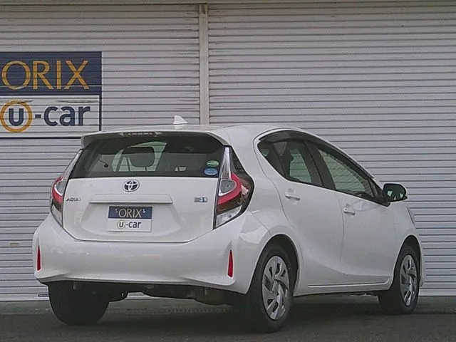 アクア(トヨタ)の車両写真