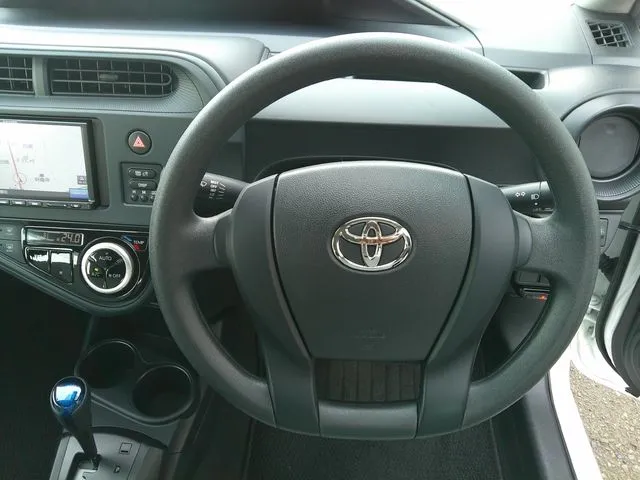 アクア(トヨタ)の車両写真