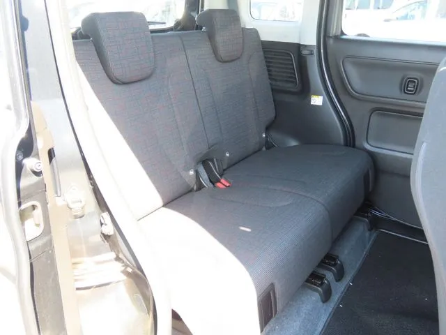 スペーシア（スズキ）の車両写真