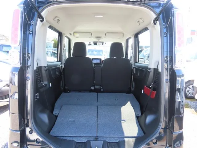 スペーシア（スズキ）の車両写真