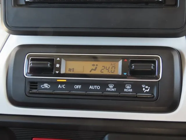 スペーシア（スズキ）の車両写真