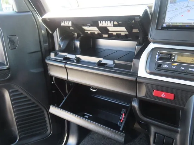 スペーシア（スズキ）の車両写真