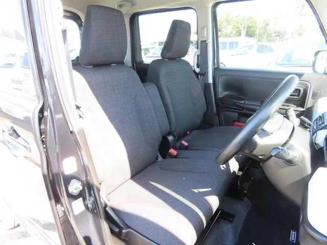 スペーシア（スズキ）の車両写真