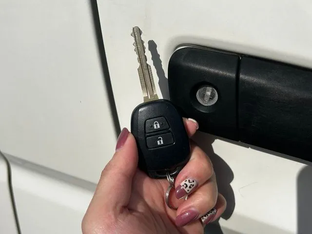 ハイエースバン　２ＷＤ（トヨタ）の車両写真