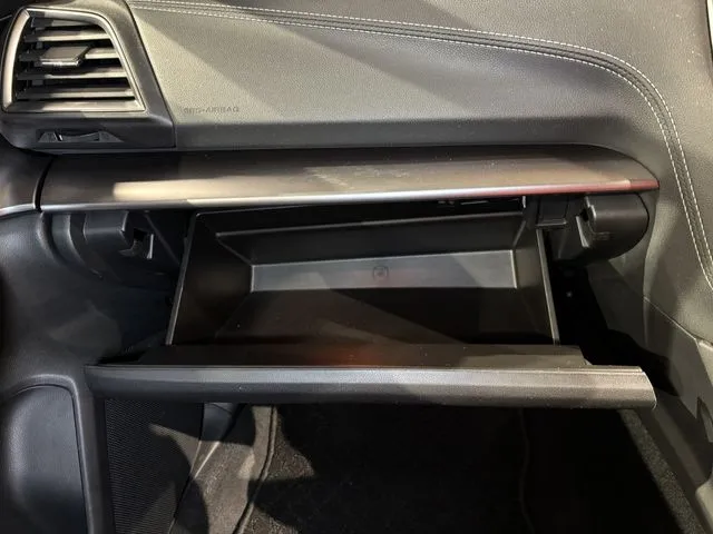 インプレッサＧ４　４ＷＤ（スバル）の車両写真