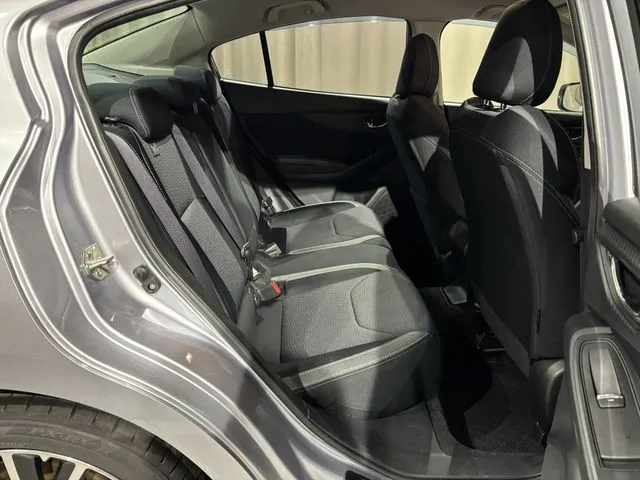 インプレッサＧ４　４ＷＤ（スバル）の車両写真