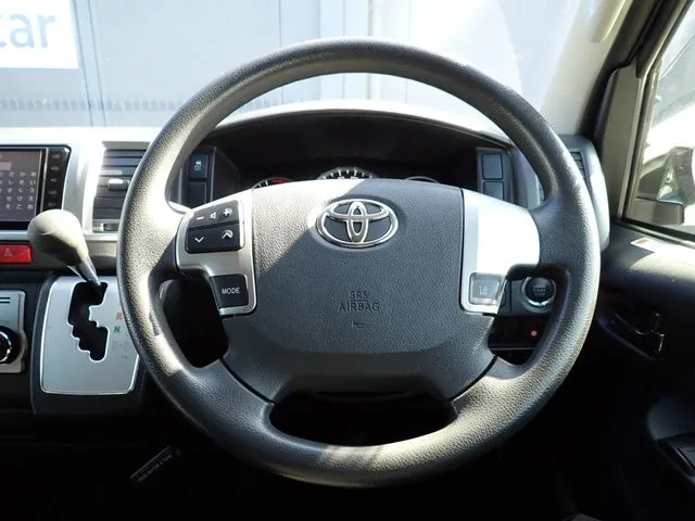 ハイエースバン　２ＷＤ（トヨタ）の車両写真