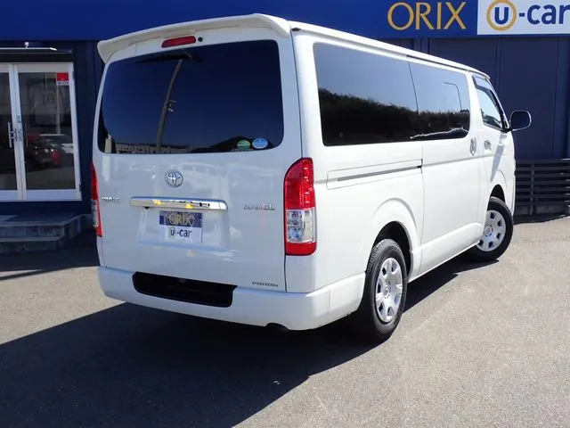 ハイエースバン　２ＷＤ（トヨタ）の車両写真