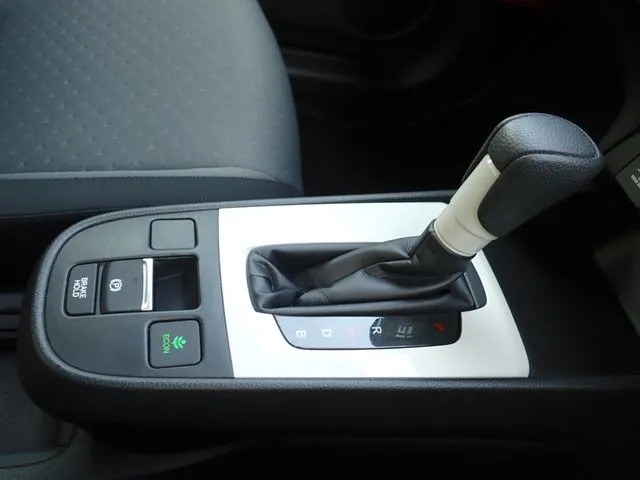 フィット　ｅ：ＨＥＶ（ホンダ）の車両写真