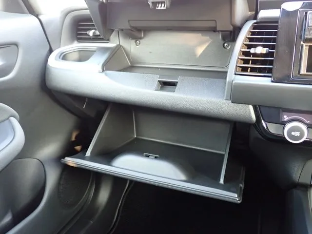 フィット　ｅ：ＨＥＶ（ホンダ）の車両写真